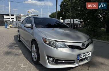 Седан Toyota Camry 2014 в Львове