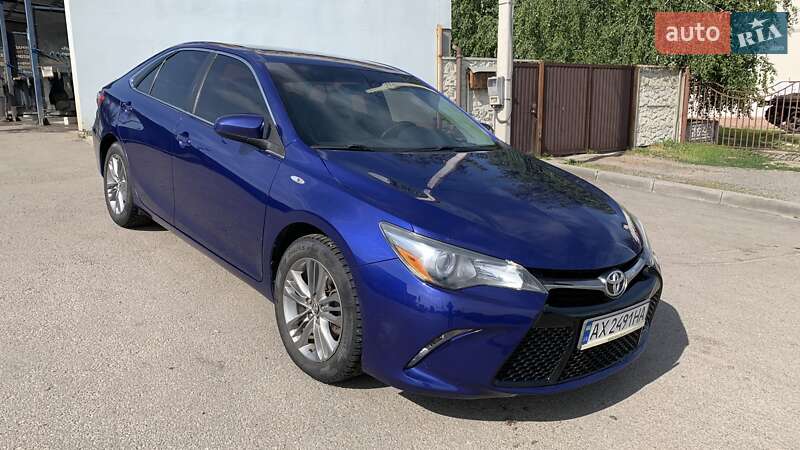 Седан Toyota Camry 2015 в Харкові