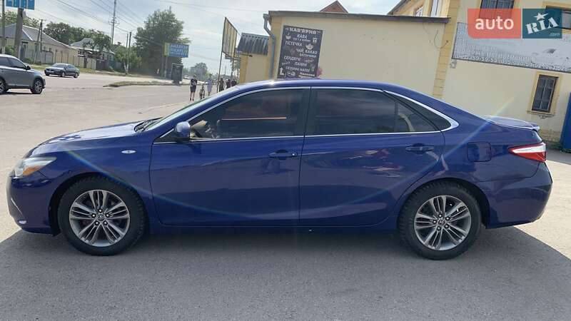 Седан Toyota Camry 2015 в Харкові