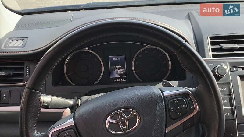 Седан Toyota Camry 2015 в Харкові