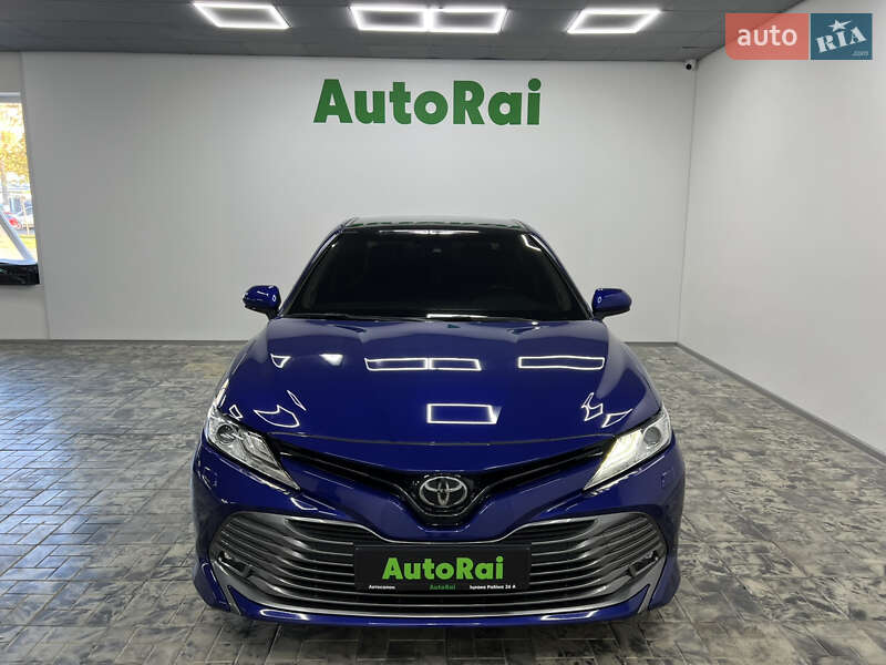 Toyota Camry 2019