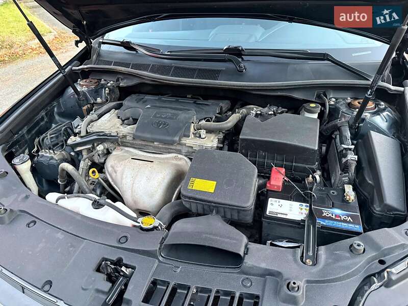 Седан Toyota Camry 2015 в Киеве