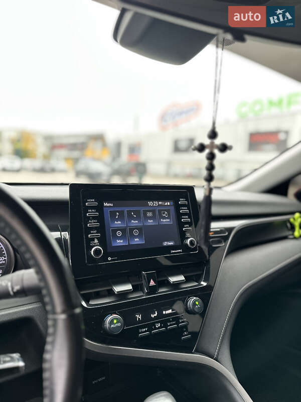 Седан Toyota Camry 2021 в Запорожье