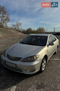 Седан Toyota Camry 2005 в Києві