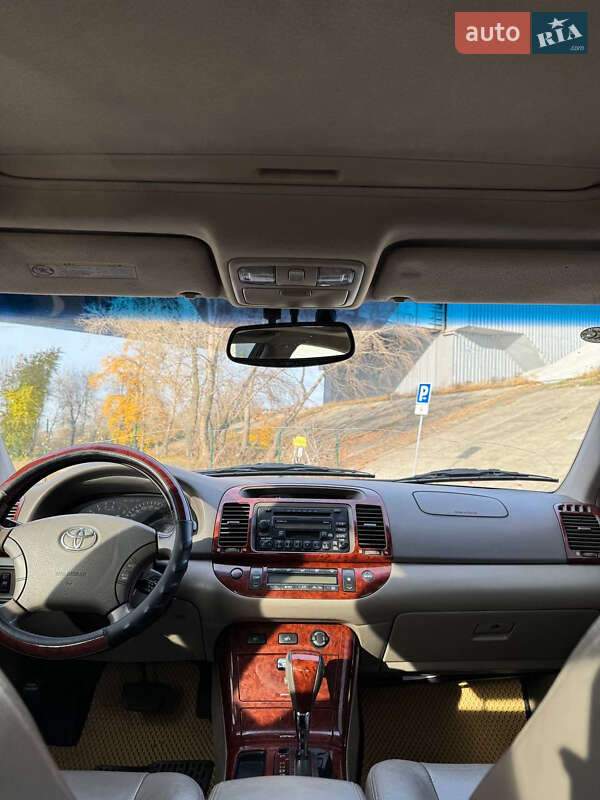 Седан Toyota Camry 2005 в Киеве