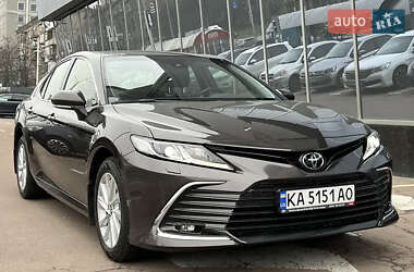 Седан Toyota Camry 2021 в Киеве