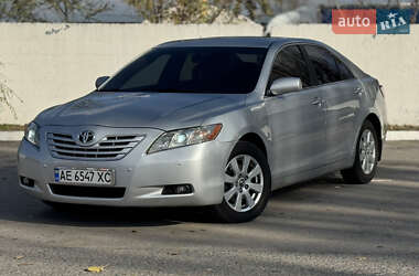 Седан Toyota Camry 2006 в Днепре