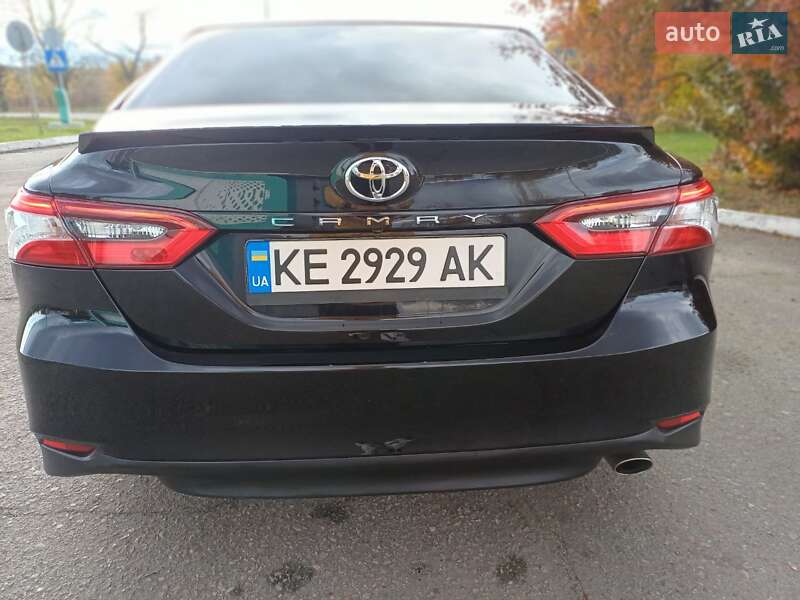 Седан Toyota Camry 2020 в Павлограде