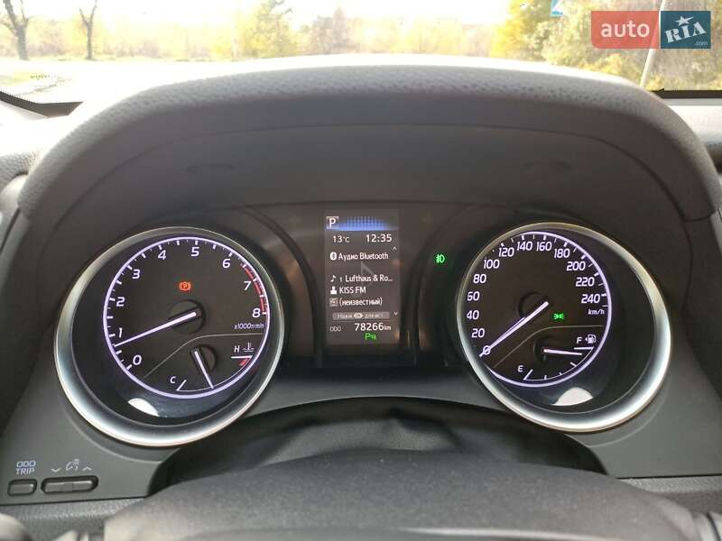 Седан Toyota Camry 2020 в Павлограде