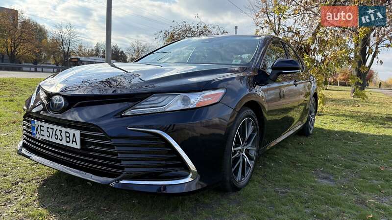 Toyota Camry 2021