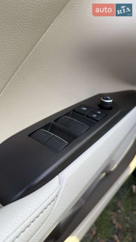 Седан Toyota Camry 2021 в Днепре