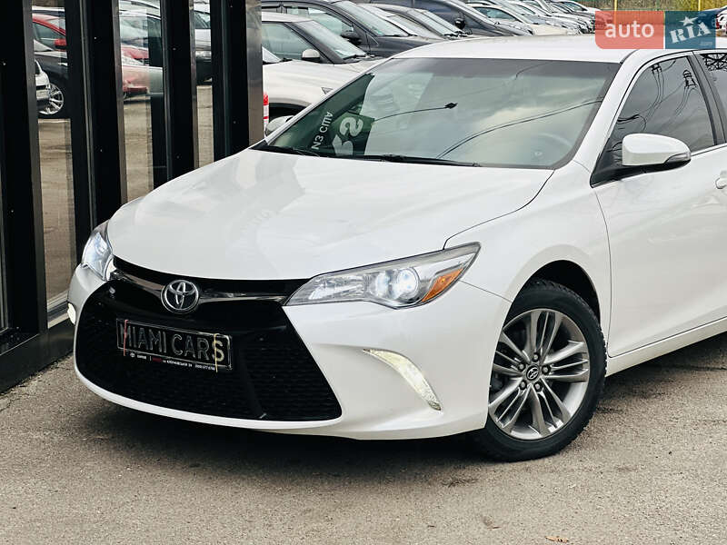 Седан Toyota Camry 2017 в Харькове