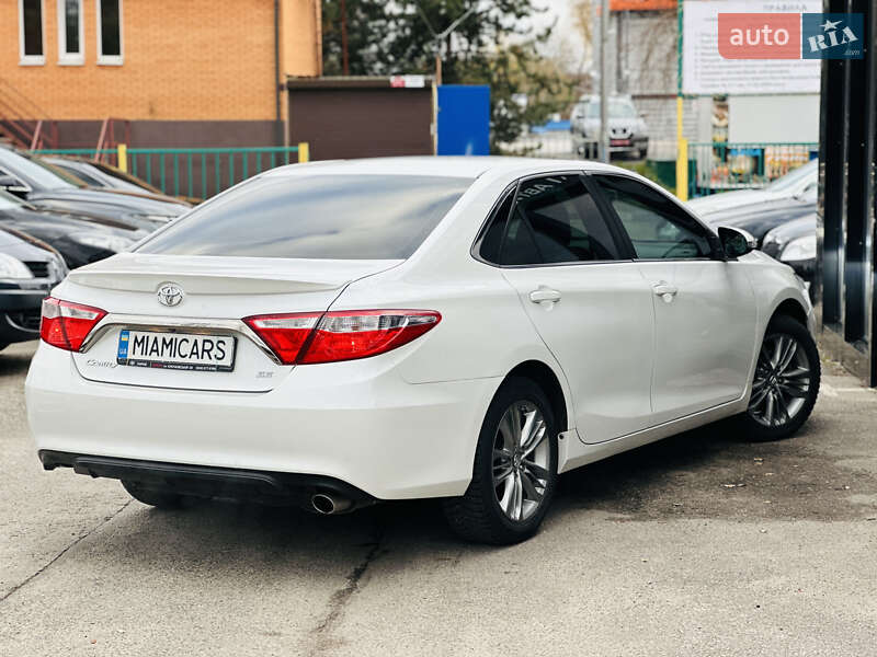 Седан Toyota Camry 2017 в Харькове