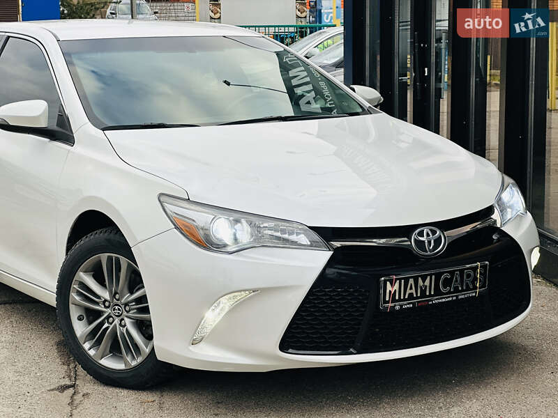 Седан Toyota Camry 2017 в Харькове