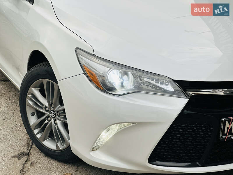 Седан Toyota Camry 2017 в Харькове