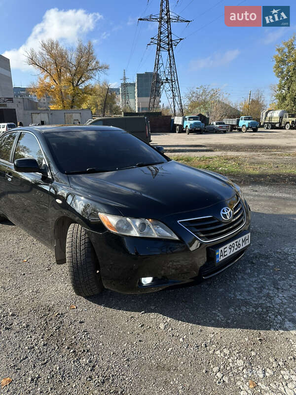 Седан Toyota Camry 2006 в Днепре