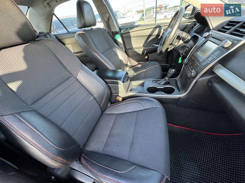 Седан Toyota Camry 2016 в Киеве фото 35 Седан Toyota Camry 2016 в Киеве