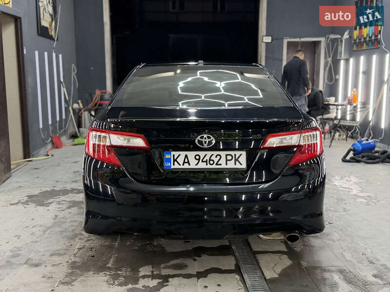 Седан Toyota Camry 2014 в Киеве фото 15 Седан Toyota Camry 2014 в Киеве