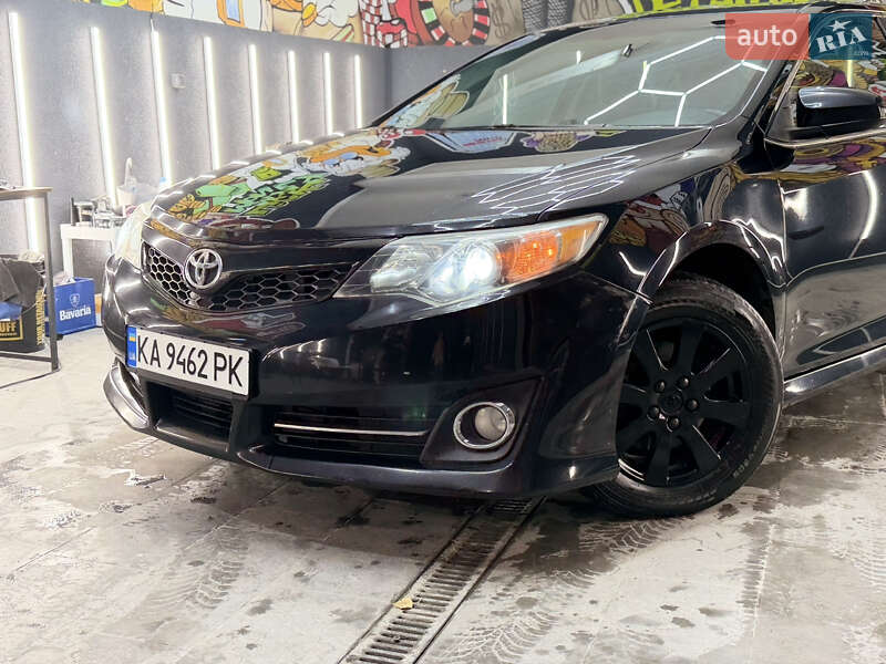 Седан Toyota Camry 2014 в Киеве фото 17 Седан Toyota Camry 2014 в Киеве
