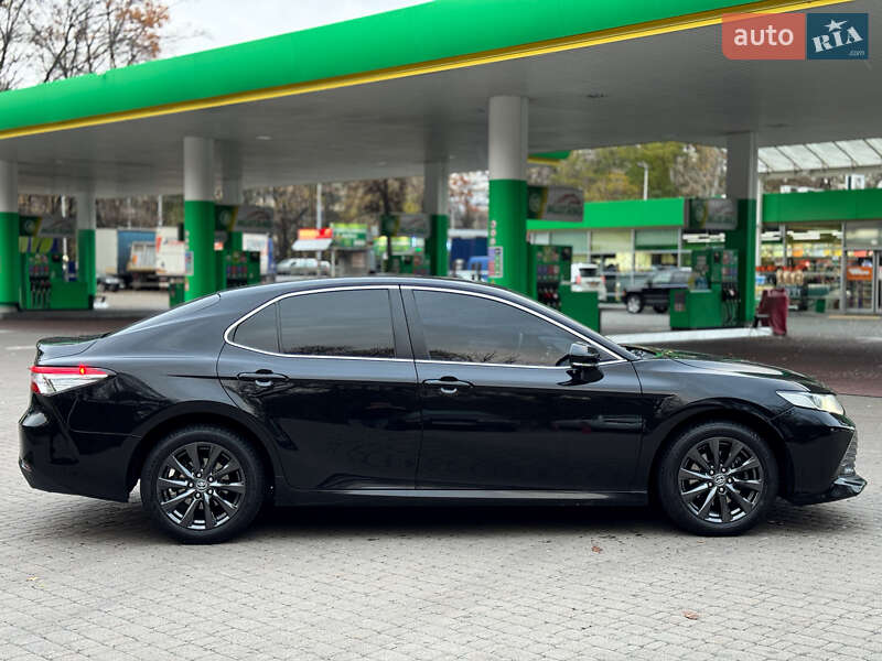 Седан Toyota Camry 2017 в Києві