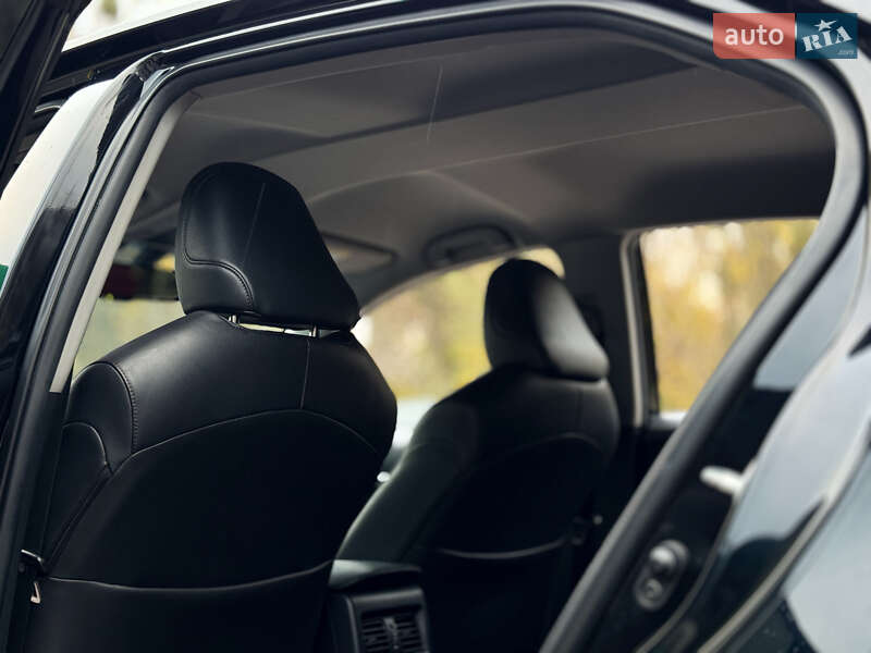 Седан Toyota Camry 2017 в Києві