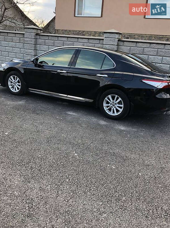 Седан Toyota Camry 2017 в Красном фото 10 Седан Toyota Camry 2017 в Красном