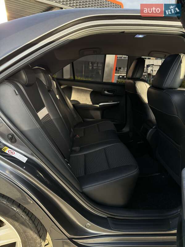 Седан Toyota Camry 2013 в Харькове