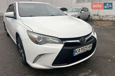 Седан Toyota Camry 2015 в Києві