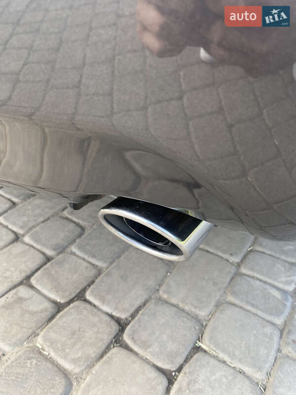 Седан Toyota Camry 2011 в Днепре