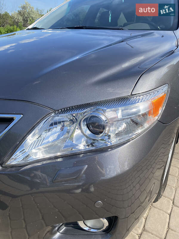 Седан Toyota Camry 2011 в Днепре