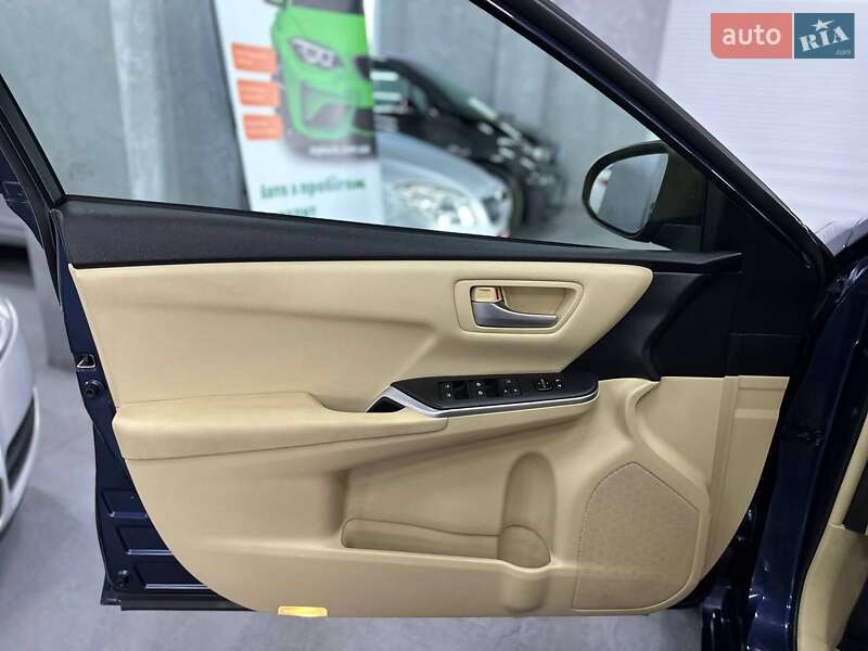 Седан Toyota Camry 2015 в Кам'янському