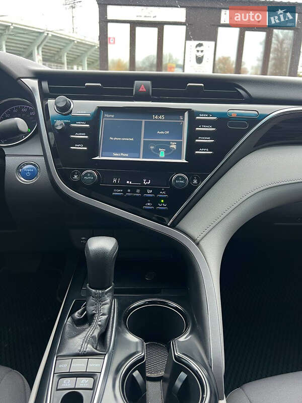 Седан Toyota Camry 2018 в Полтаві