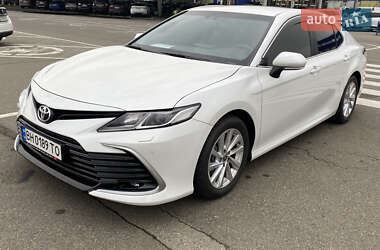 Седан Toyota Camry 2023 в Києві