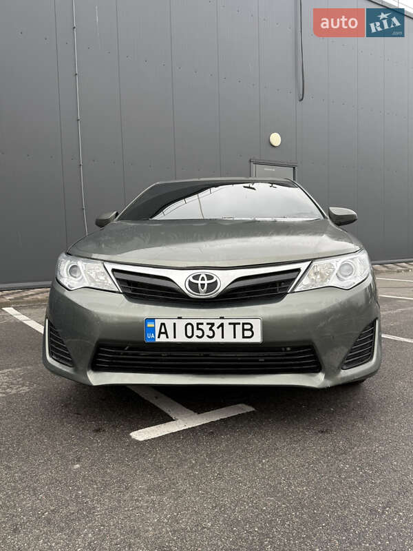 Седан Toyota Camry 2013 в Киеве фото 4 Седан Toyota Camry 2013 в Киеве