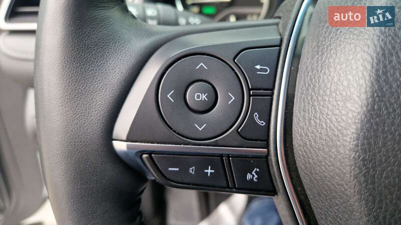 Седан Toyota Camry 2023 в Кропивницком