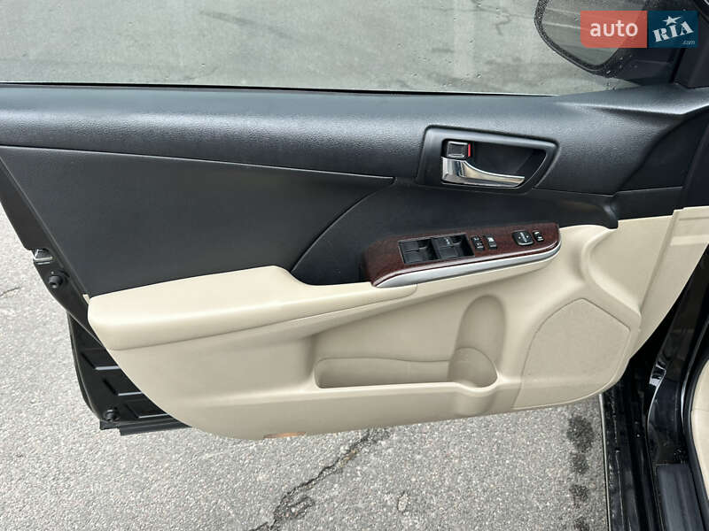 Седан Toyota Camry 2014 в Киеве