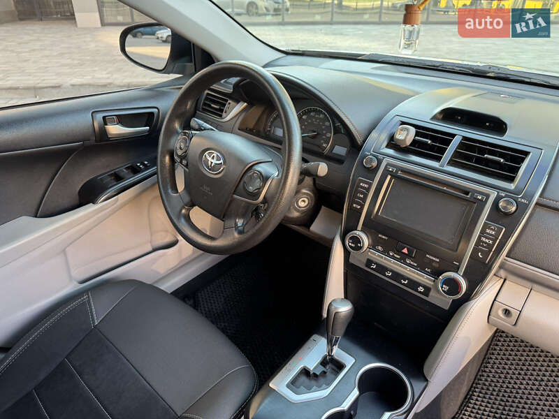Седан Toyota Camry 2014 в Днепре фото 22 Седан Toyota Camry 2014 в Днепре