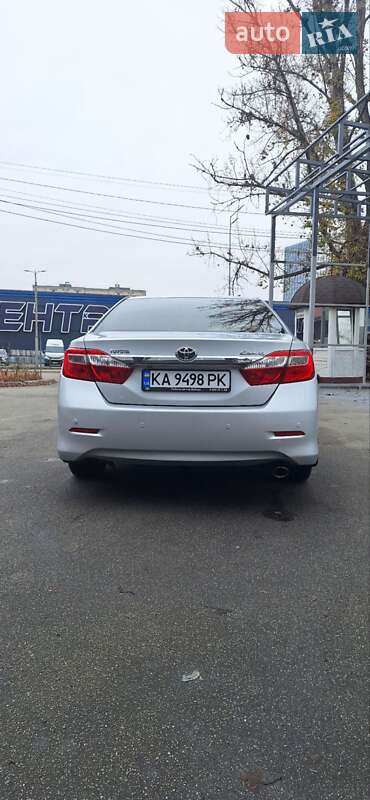 Седан Toyota Camry 2012 в Киеве