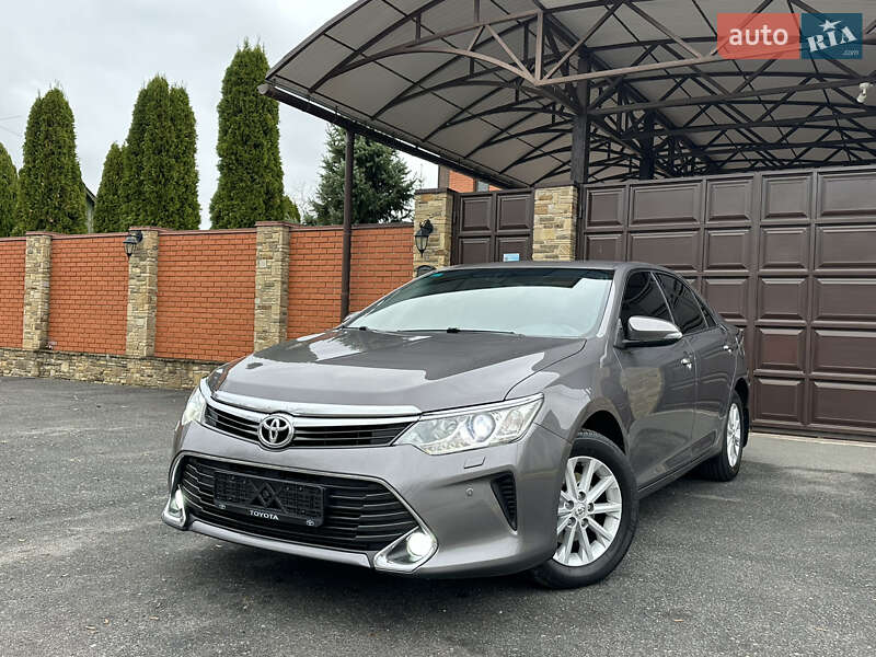 Toyota Camry 2015