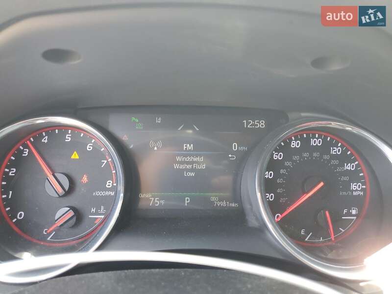 Седан Toyota Camry 2019 в Киеве