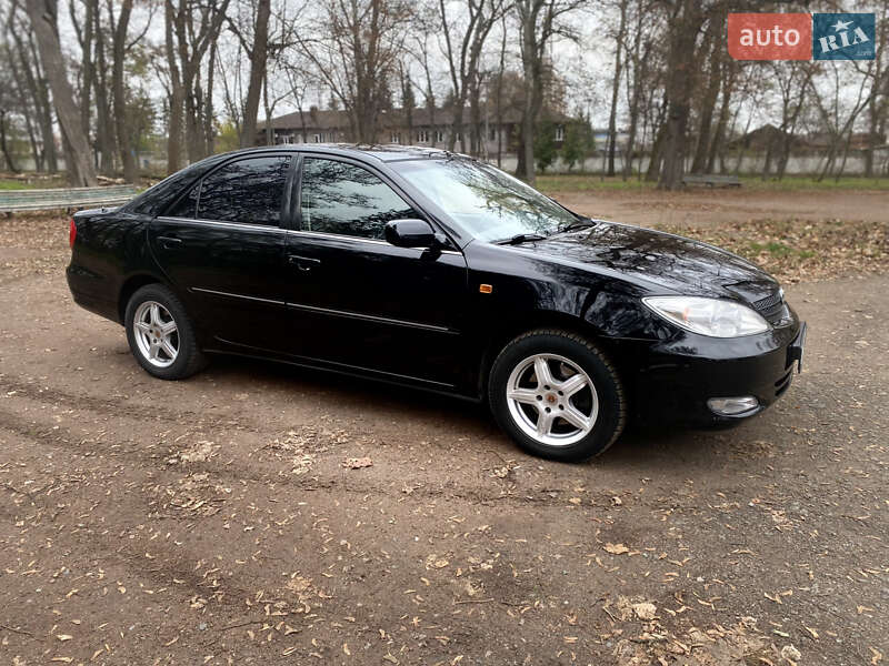 Седан Toyota Camry 2002 в Чернигове