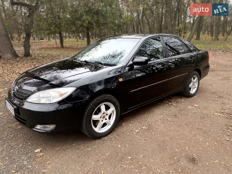 Седан Toyota Camry 2002 в Чернигове