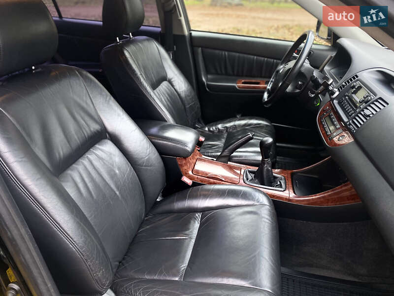 Седан Toyota Camry 2002 в Чернигове