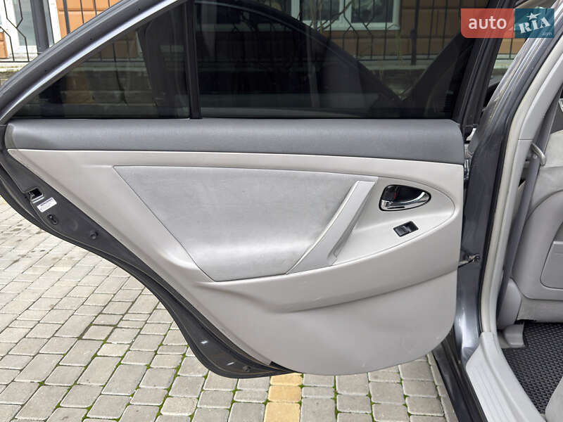 Седан Toyota Camry 2009 в Одессе