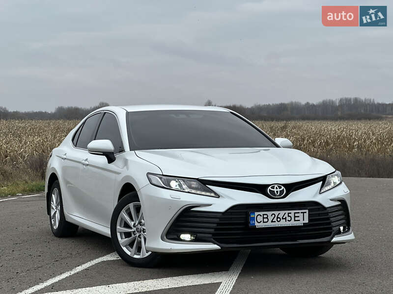 Седан Toyota Camry 2023 в Киеве фото 3 Седан Toyota Camry 2023 в Киеве