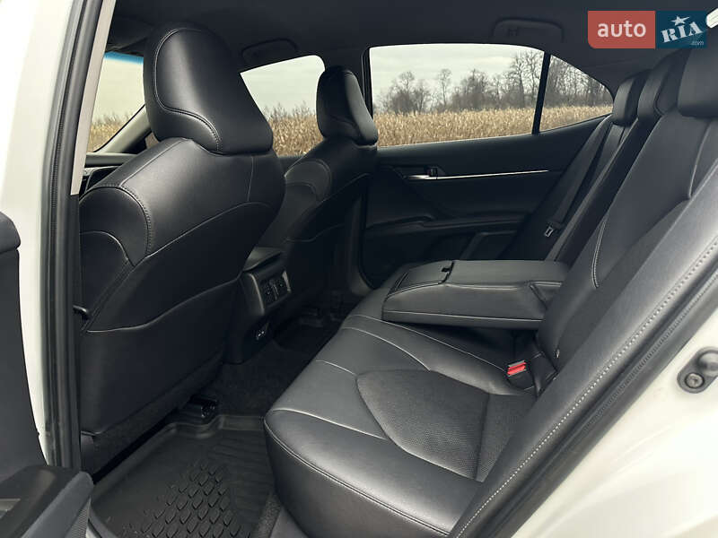 Седан Toyota Camry 2023 в Киеве фото 16 Седан Toyota Camry 2023 в Киеве