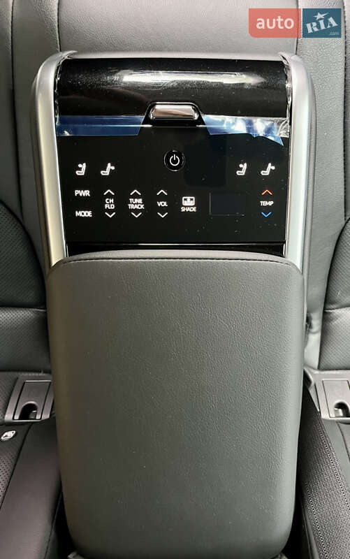 Седан Toyota Camry 2019 в Киеве