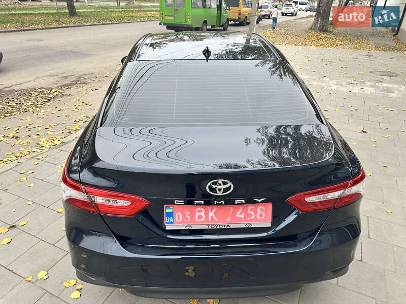 Седан Toyota Camry 2020 в Миколаєві