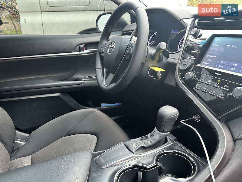 Седан Toyota Camry 2020 в Миколаєві