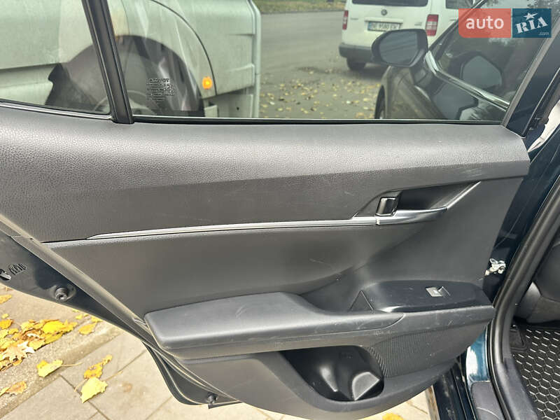 Седан Toyota Camry 2020 в Миколаєві